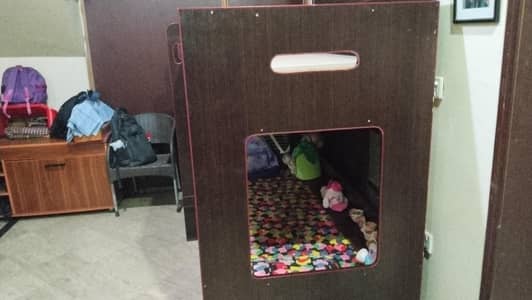 bunk bed without mattresses