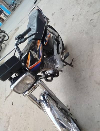 condition 10by10 Saaf bike ha