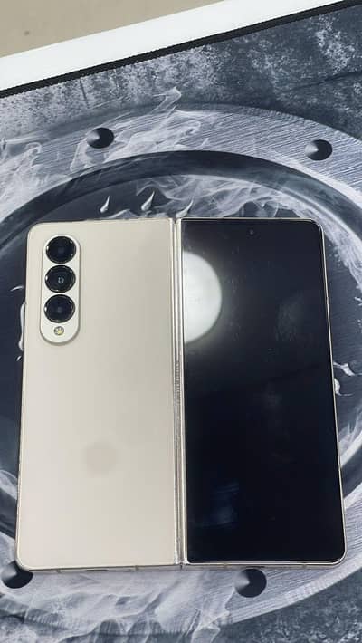 Samsung Galaxy Z Fold 4