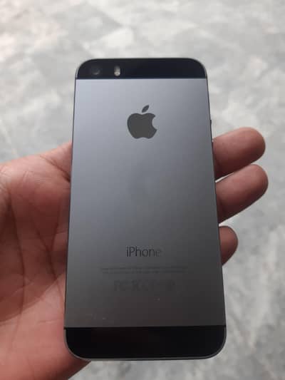 I phune 5S version 12.5. 7  capacity 16gb available  7.98gb  all ok . .