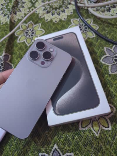 Iphone 15 pro with box natural titanium  (exchange only with 15PM)