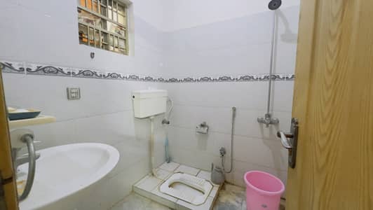 D17/2 MVHS 9 Marla double storey use houses available for rent