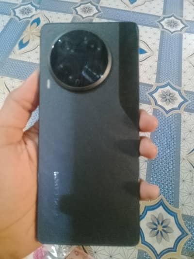 Tecno Camon 30