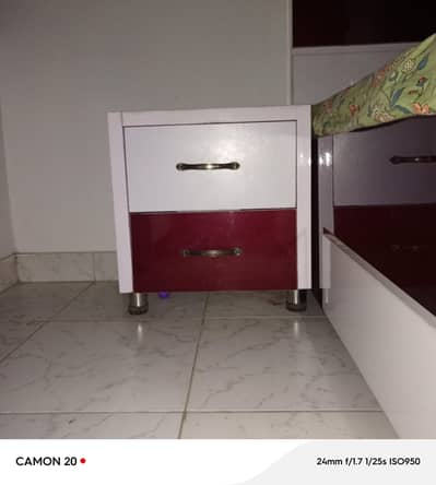 dressing and side tabele can beuse as drawers