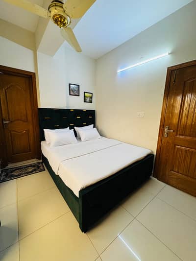 Per day one bedroom available in e-11 Islamabad