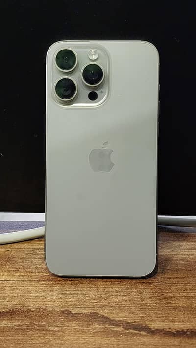 Iphoen 15 Pro Max (Natural Titanium)