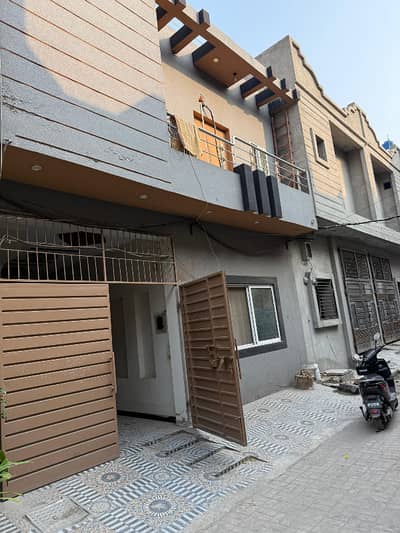 4 Marla Beautiful House In Ali Town