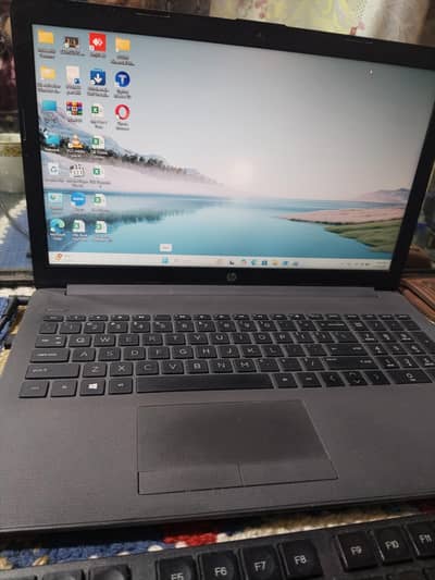 Laptop HP 8th generation i5