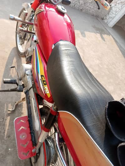 saf baik hy mny suzuki 150 leni hy bs isliye sile kar rha ho thank you