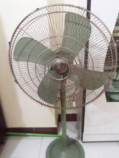 pedestal fan