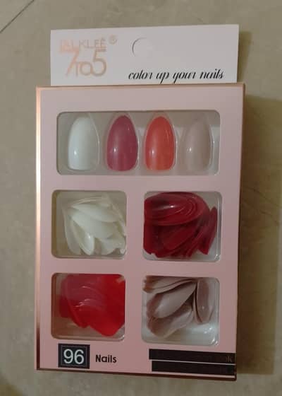 96 pieces fake nail