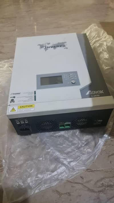 Inverex solar invertor 2.2kw - as new - used for a month