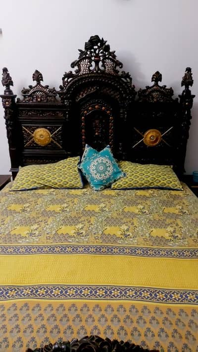 wooden bed set