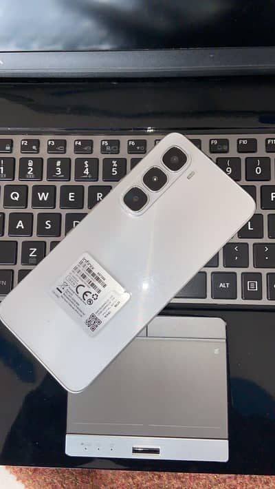 Infinix Hot 60i 8/128gb