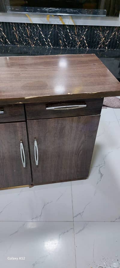 Iron Stand 032955I205I