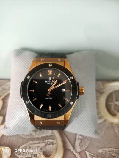 hoblut ki watch h automatic bohat achi colaty h