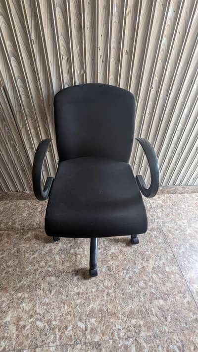 Master Offisys revolving chair