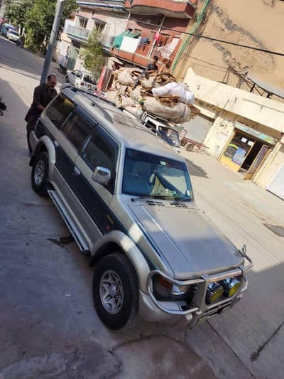 Mitsubishi pajero exceed 1993/2012