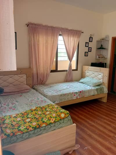 Ideal For 4 Families With 8 Rooms & 9 Washrooms.