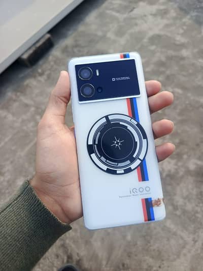 vivo iqoo 9 pro 5G  BWM edition