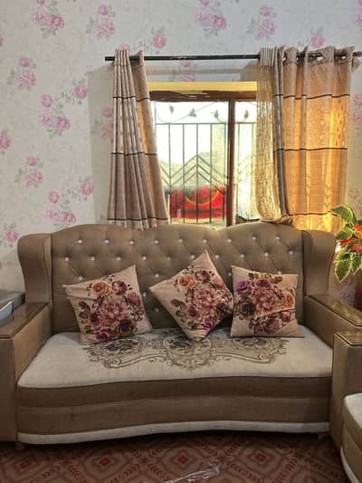 7 Seater Sofa | 9/10 Condition