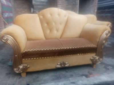 welwet sofa set good condition