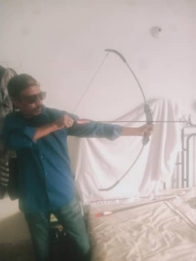 Archery 1 bow and 6 arrows