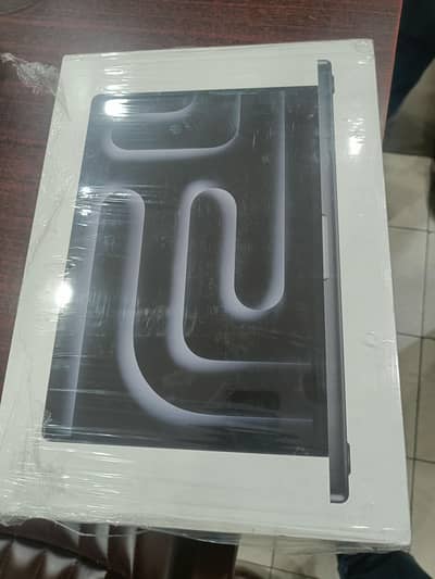apple MacBook pro 16" M3 with 18gb ram 512gb in new condition