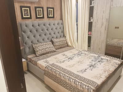 1 BEDROOM FULLY LUXURY FURNISHED IDEAL LOCATION EXCELLENT FLAT FOR RENT IN BAHRIA TOWN LAHORE