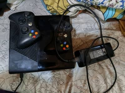 Xbox 360 500GB slim like new,slightly used and no fault
