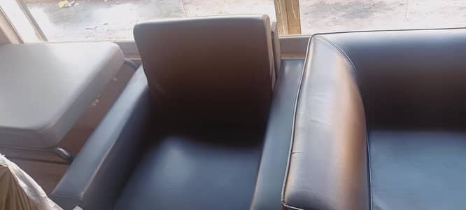 used best quality office furnitures Tables. Chair. sofa set and others
