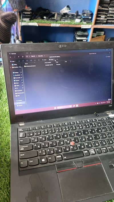 LENOVA i5 8th generation 8gb Ram 256gb ssd fingerprint