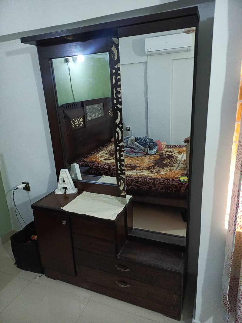 Dressing table 1