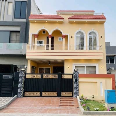 Prime Location 5 Marla House In Stunning Citi Housing Society Is Available For sale