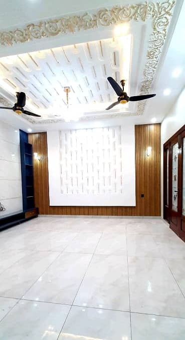 A Prime Location House Of 10 Marla In Rs. 100000