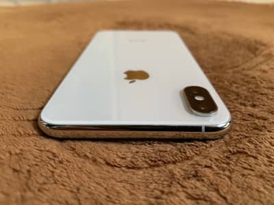 JUST LIKE NEW iPhone XS MAX 64gb White NON PTA, E-Sim Time Available