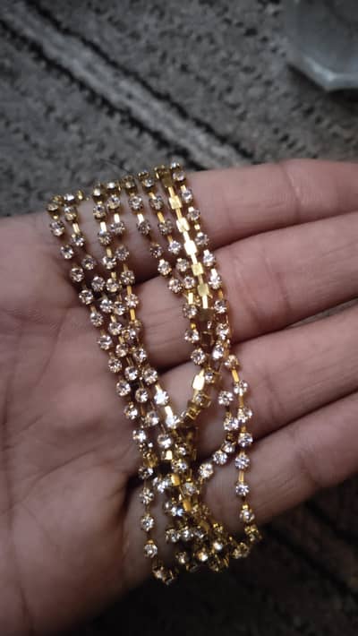 Beautyful women chain Golden colur