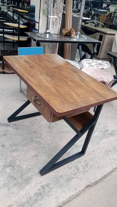 Modern Office Table/Executive Desk/Boss Table/Professional Workstation