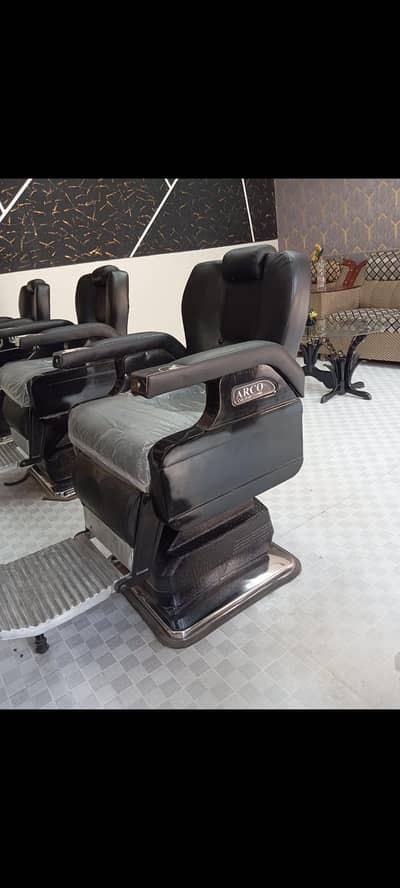 new chair hai saloon keliy only call