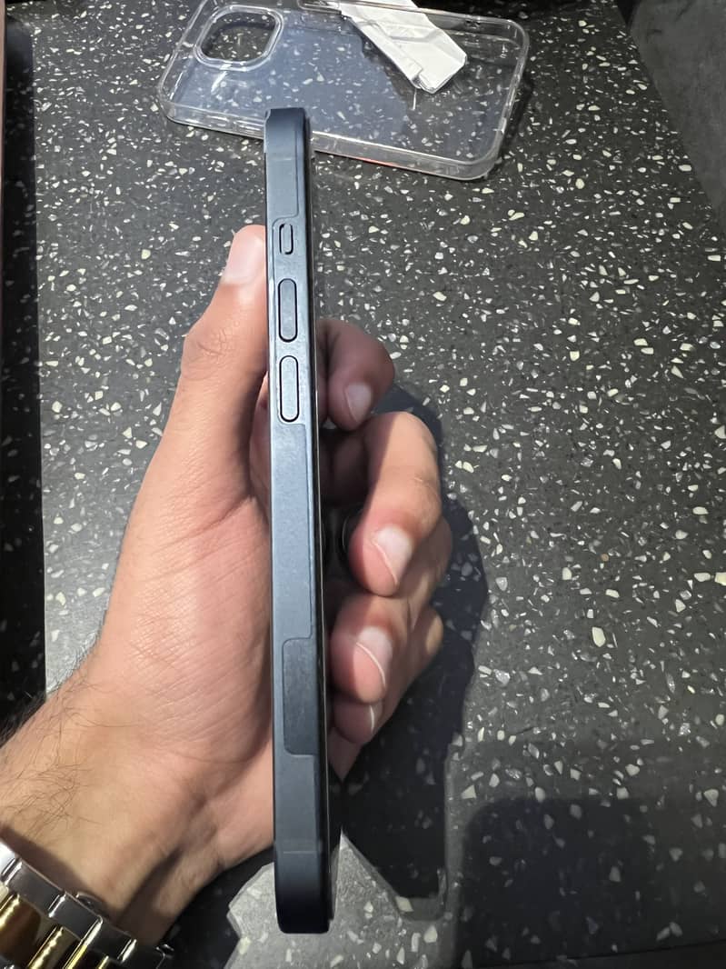 Apple iPhone 14 3