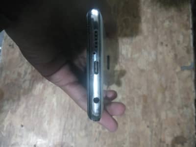 6+2 GB ram , 128 GB storage, 64 mega pixel camera