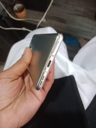 salam many apna one plus 8 sale karna ha