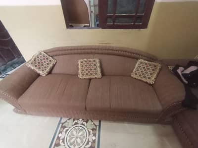 05 seater sofa set with tea table & side table excellent condition