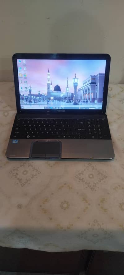 Toshiba Laptop i7 3rd condition 4gb 120gb ssd