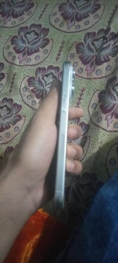 15 pro max white cholor 256 GB JV