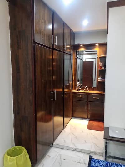 Single and shared Rooms in boys Hostel for Students & Professionals