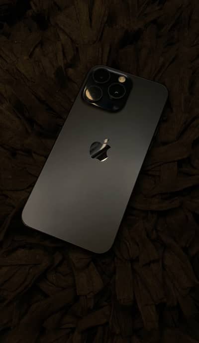 iphone 15 PM Unlock 4months esim