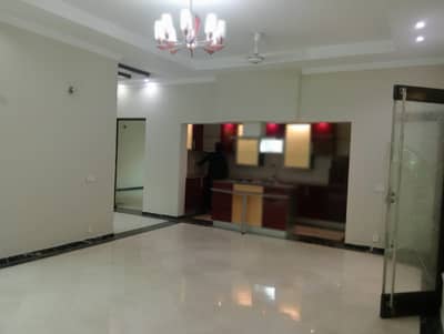 1 Kanal Upper Portion 3 Bed Room Available For Rent In DHA Phase 8 Air Avenue