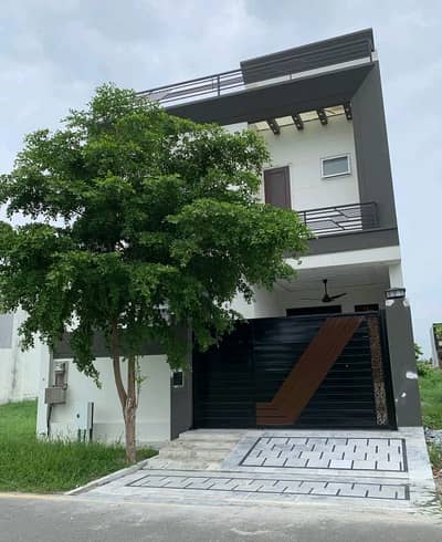 Prime Location 5 Marla House available for sale in Royal Palm City if you hurry