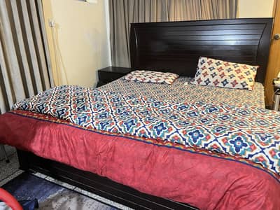 King size bed with sidetables